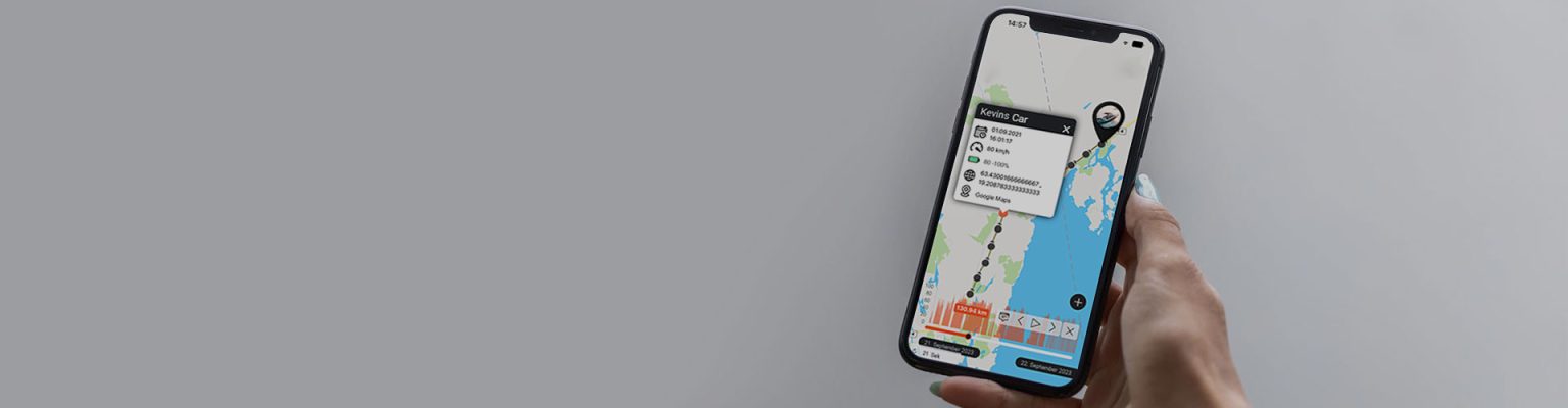 app FINDER aperta su smartphone per monitoraggio GPS