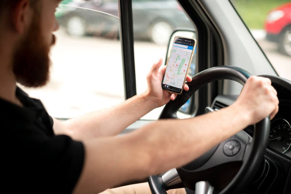Localizzazione di auto aziendale con GPS installato